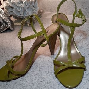 Dexter strappy green shoes size 8